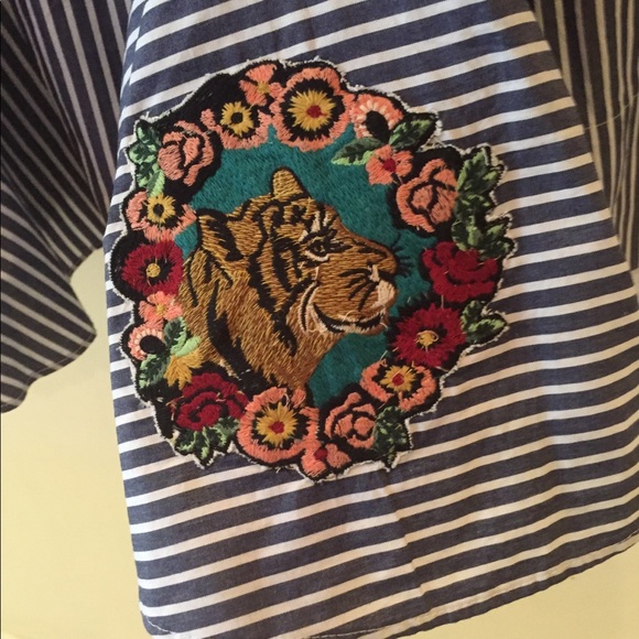 **SOLD**Zara Striped Embroidered Top - Picture 2 of 10